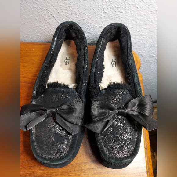 UGG Black Ansley Sparkle Loafers with Ribbon - Picture 1 of 4